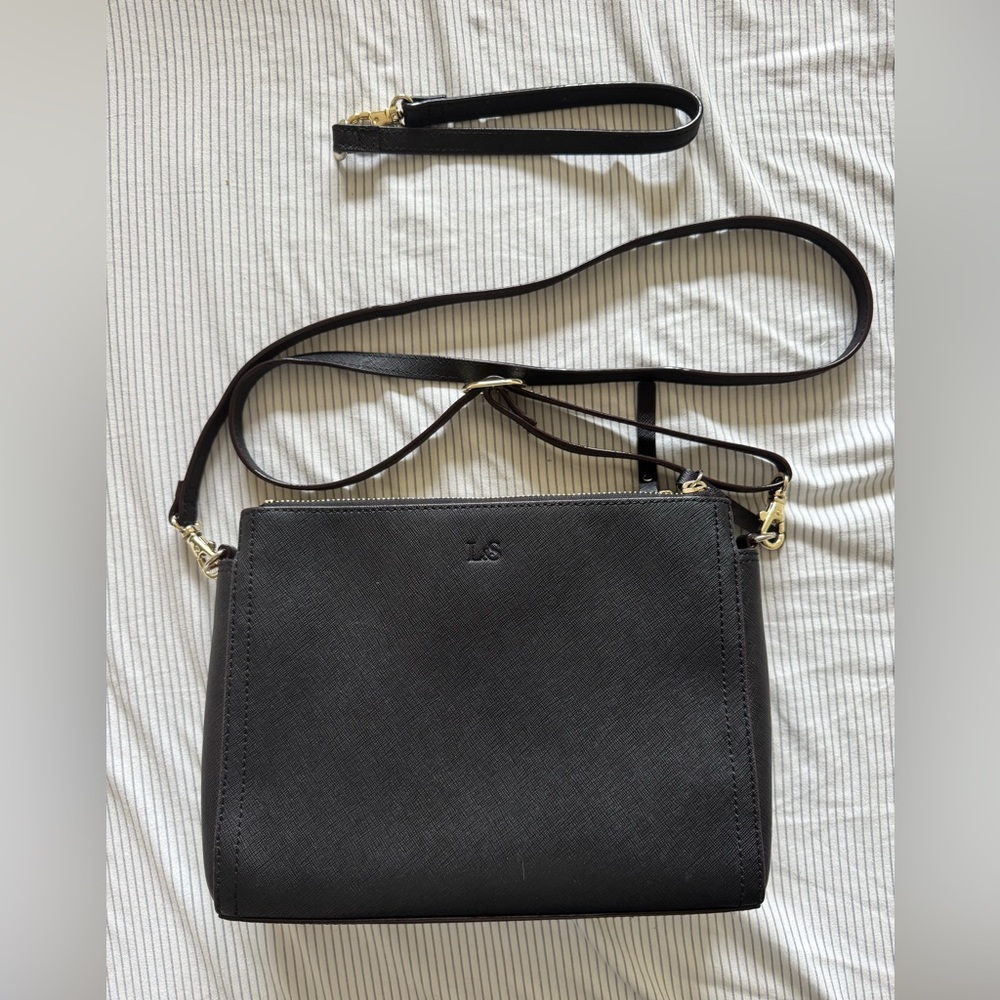 Lo & Sons The Pearl Crossbody Bag in Black Saffiano/Gray/Gold